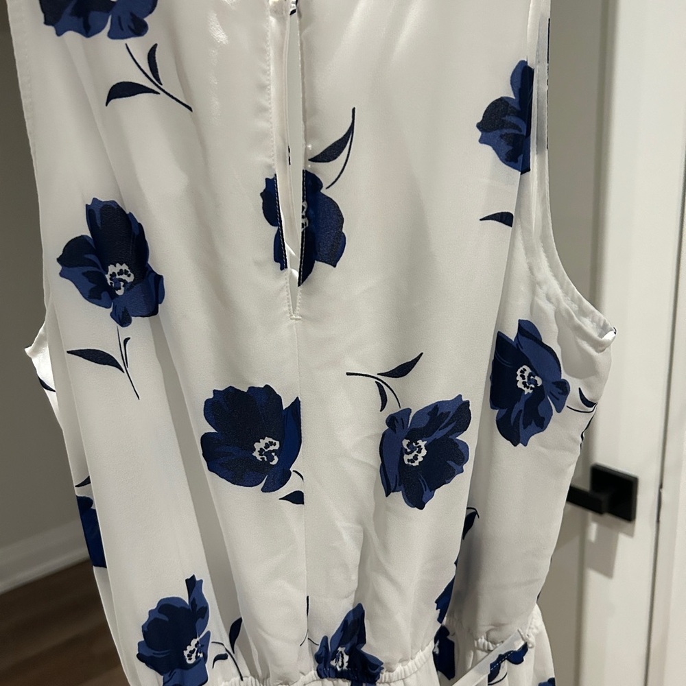 Banana Republic White and Blue Floral Maxi Dress - Picture 4 of 4